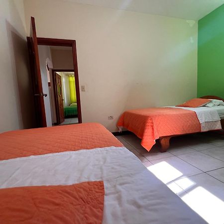 Hostal Casa Cascada Puerto Ayora  Dış mekan fotoğraf