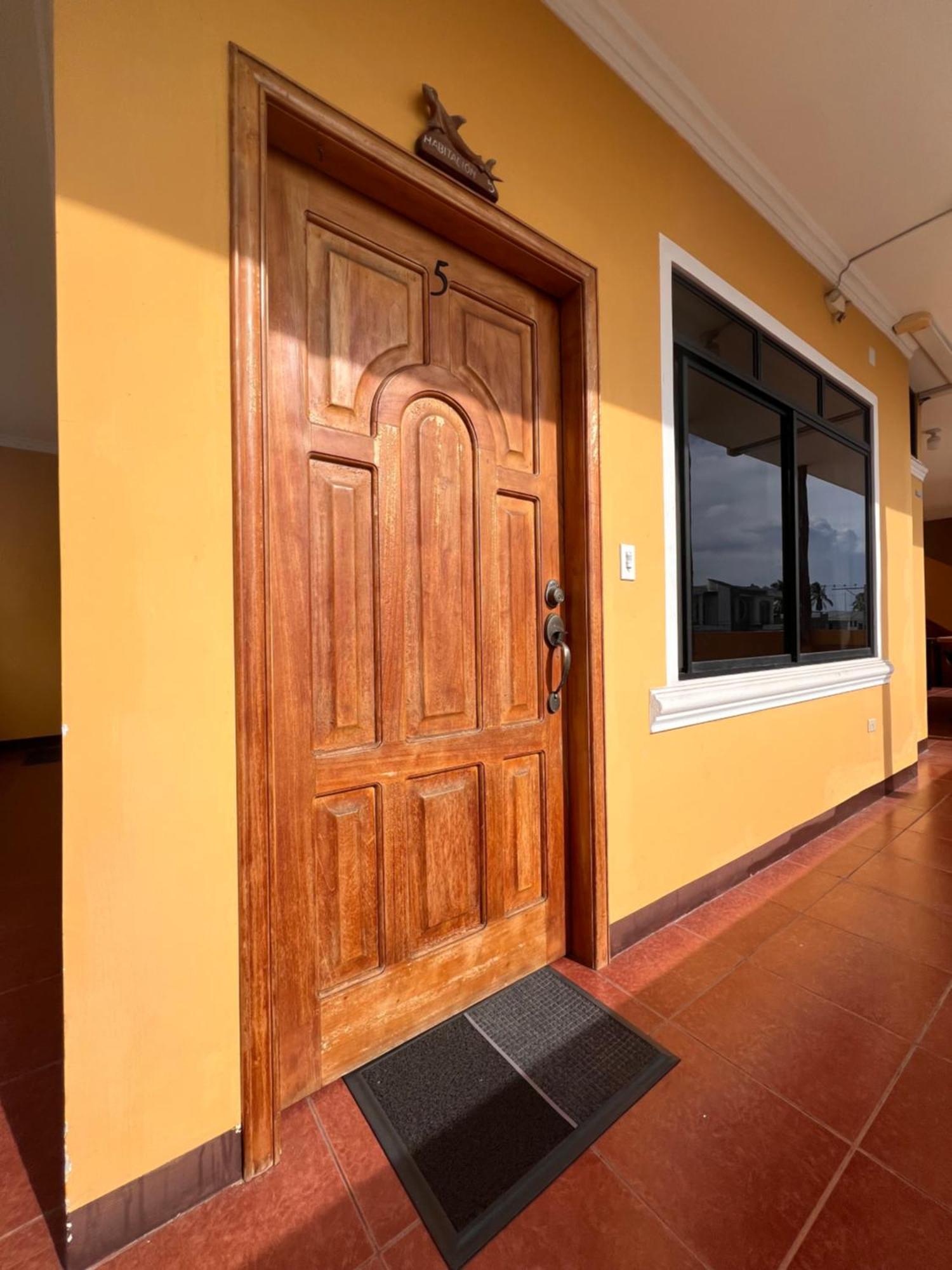 Hostal Casa Cascada Puerto Ayora  Dış mekan fotoğraf