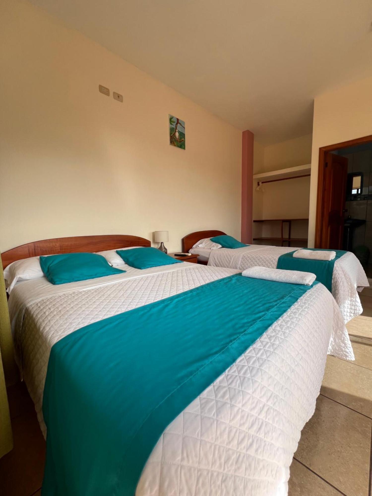 Hostal Casa Cascada Puerto Ayora  Dış mekan fotoğraf