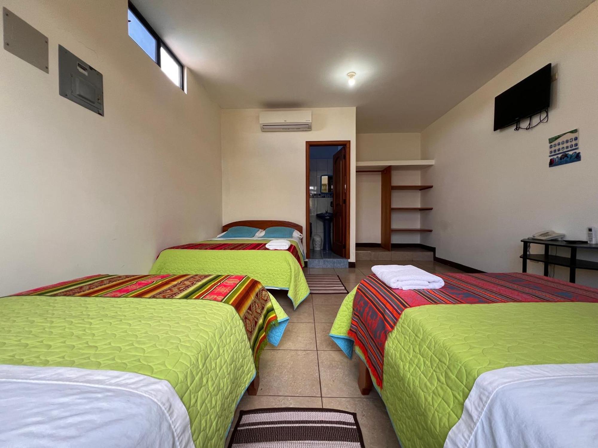 Hostal Casa Cascada Puerto Ayora  Dış mekan fotoğraf