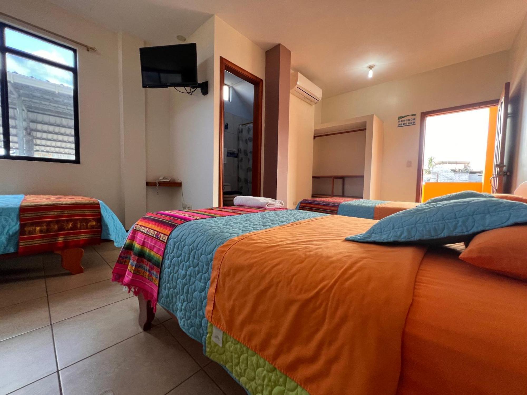 Hostal Casa Cascada Puerto Ayora  Dış mekan fotoğraf