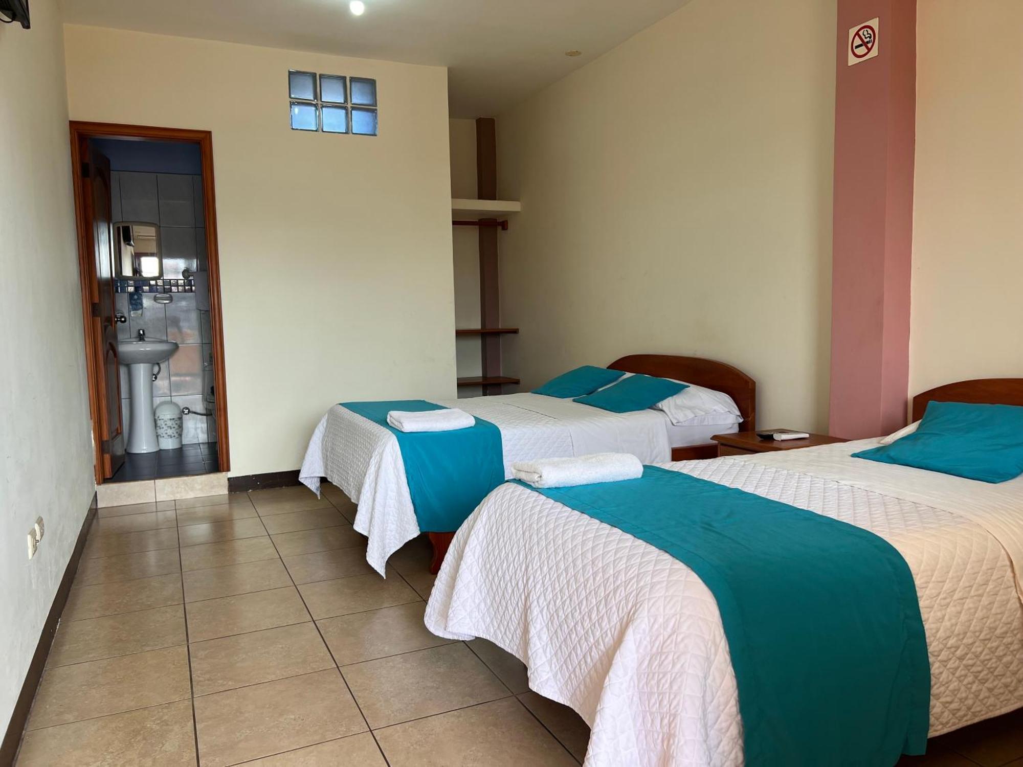 Hostal Casa Cascada Puerto Ayora  Dış mekan fotoğraf