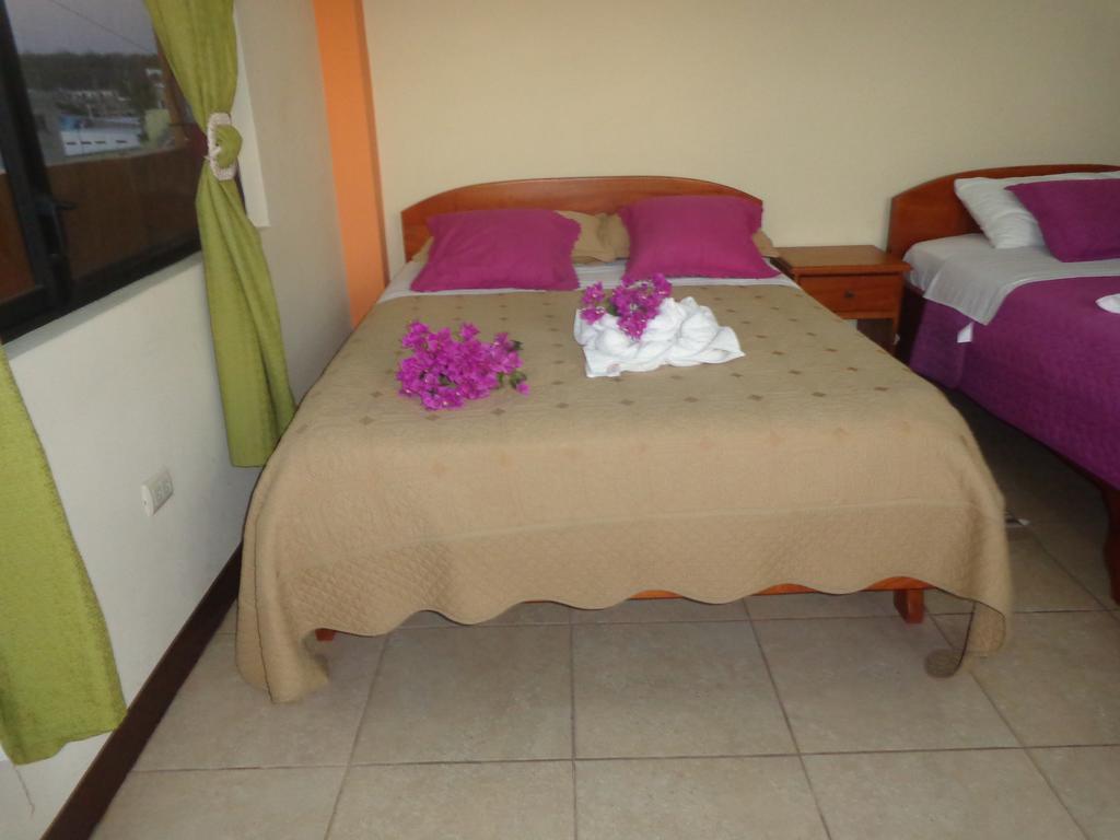 Hostal Casa Cascada Puerto Ayora  Dış mekan fotoğraf