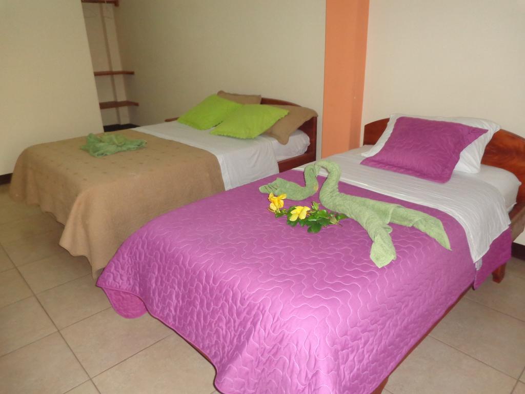 Hostal Casa Cascada Puerto Ayora  Dış mekan fotoğraf