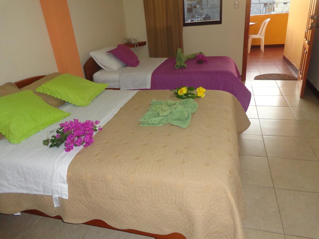 Hostal Casa Cascada Puerto Ayora  Dış mekan fotoğraf